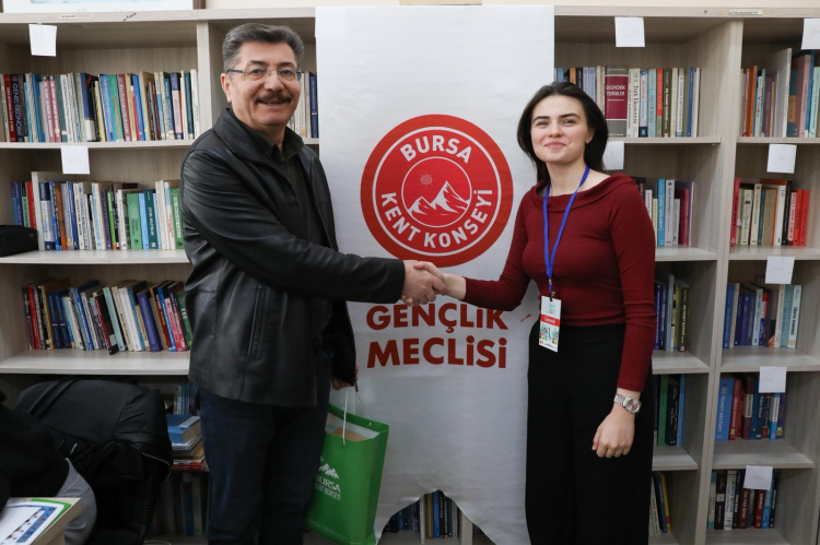 Bursa Büyükşehir Belediyesi, gençlerle şehir hafızasını kayıt altına alıyor-Bursa Hayat-2