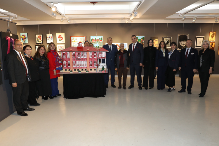 Bursa’da ‘Yaşlılara Saygı Haftası’ renkli etkinliklerle kutlandı-Bursa Hayat-4