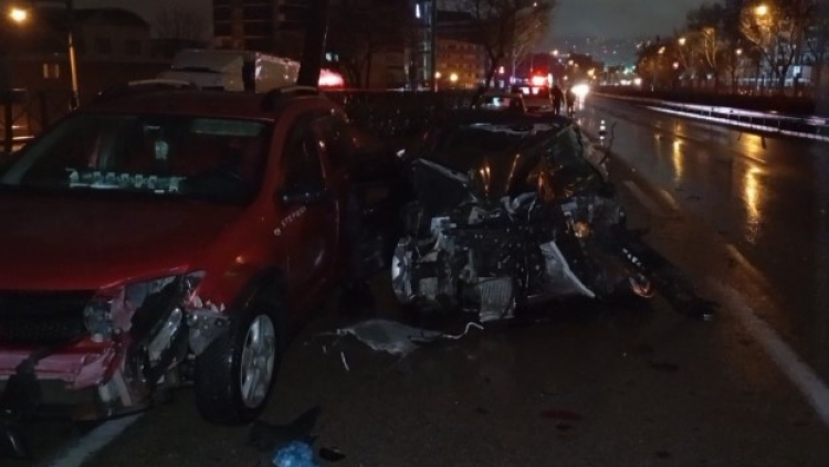 Bursa’da yardım etmek isterken kazaya karıştı!-Bursa Hayat-3