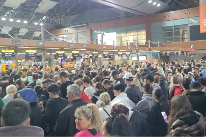 Yoğun sis hava trafiğini vurdu!