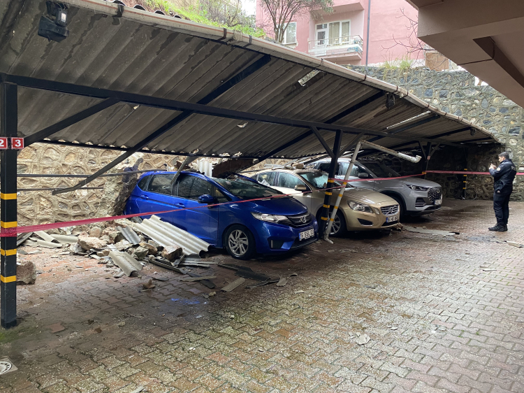 Uludağ eteklerinde faciadan dönüldü: İstinat duvarı çöktü!-Bursa Hayat-2