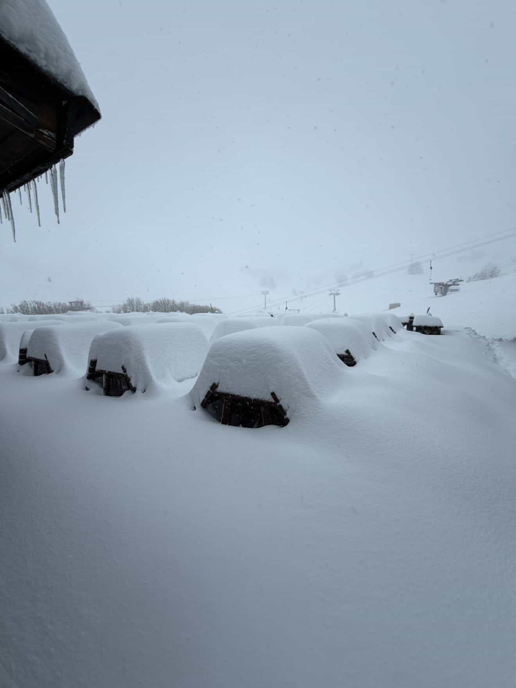 Neredeyse 2 metre kar! Uludağ’da Mart sonu kış keyfi-Bursa Hayat-2