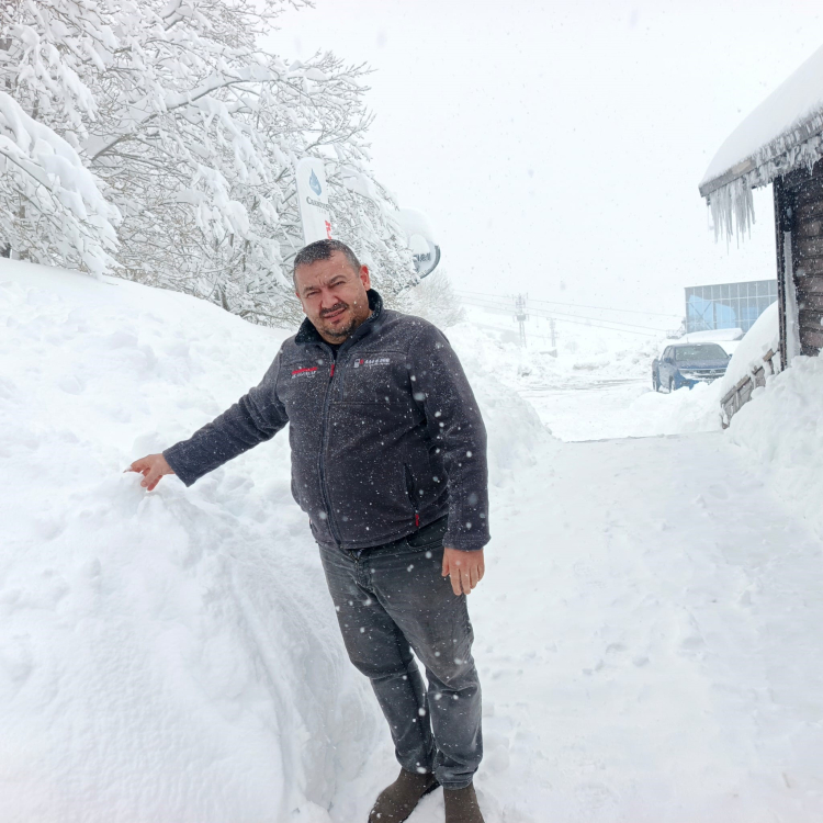 Neredeyse 2 metre kar! Uludağ’da Mart sonu kış keyfi-Bursa Hayat-3