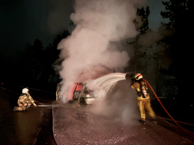 Bursa’da korku dolu anlar: Otomobil alev topuna döndü!-Bursa Hayat-2