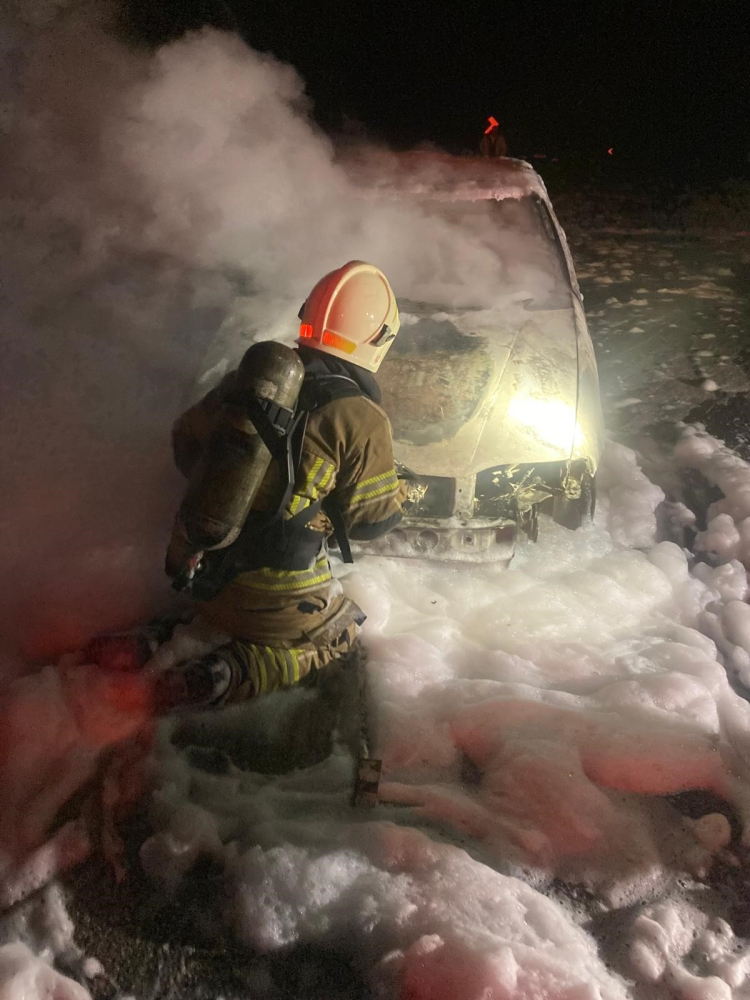 Bursa’da korku dolu anlar: Otomobil alev topuna döndü!-Bursa Hayat-3