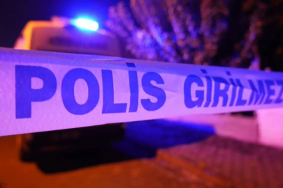 Aksaray’da kanlı baskın: Annesini sevgilisiyle yakalayan genç dehşet saçtı!