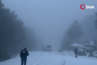 Zorkun Yaylası’nda yoğun dolu sürücülere zor anlar yaşattı!