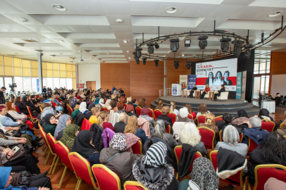 Bursa’da edebiyat rüzgarı: Sema Soykan kadın hikayelerini anlattı