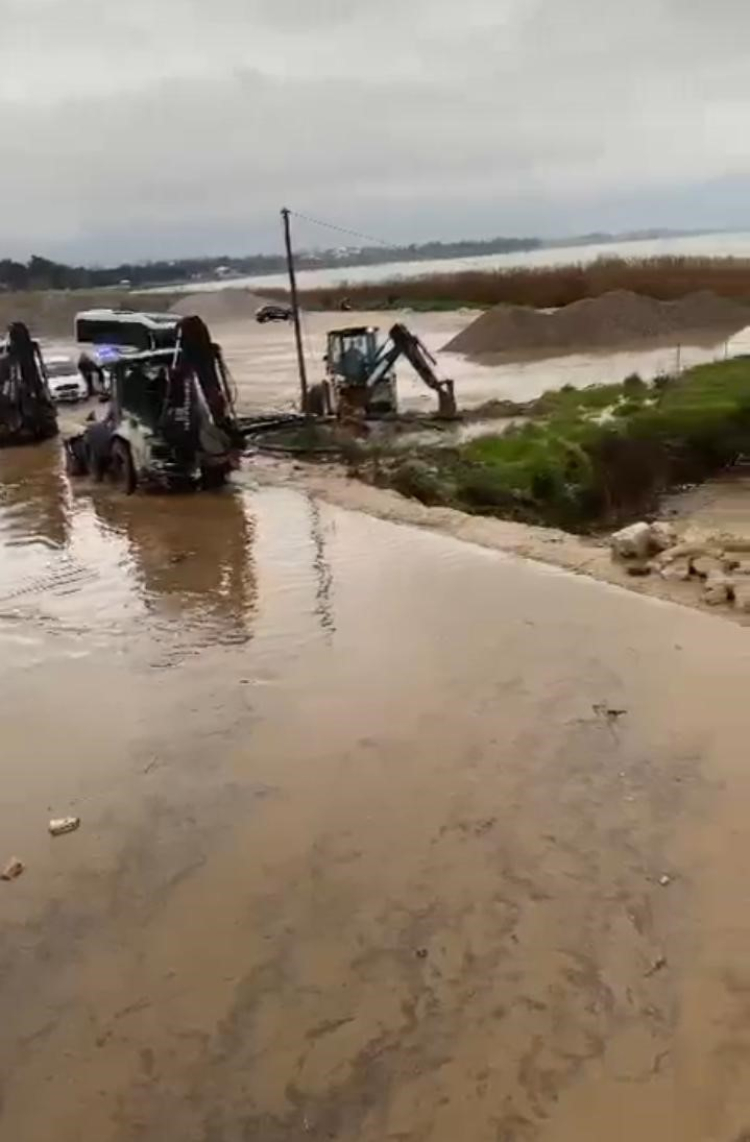 Kuraklık sonrası gelen yağış İznik’i kahverengiye boyadı!-Bursa Hayat-3