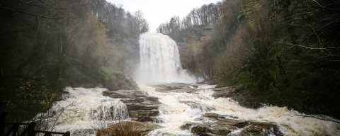 Suuçtu Şelalesi gürül gürül akıyor