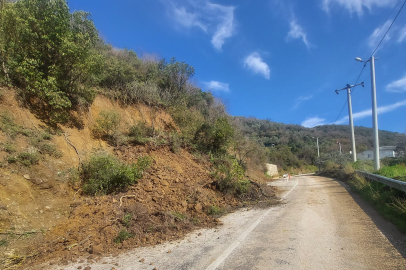 Toprak kayması Mudanya’da ulaşımı etkiledi!