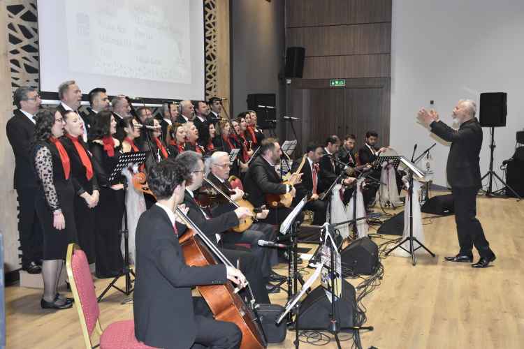 Karacabey’de destansı gece! ‘Kahramanlık Türküleri Konseri’ne yoğun ilgi -Bursa Hayat-2