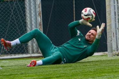 Bursaspor'dan Özlüce'de yoğun tempo