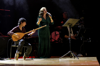 Büyükşehir’den sanat dolu gece: Serenad Bağcan Bursalıları büyüledi