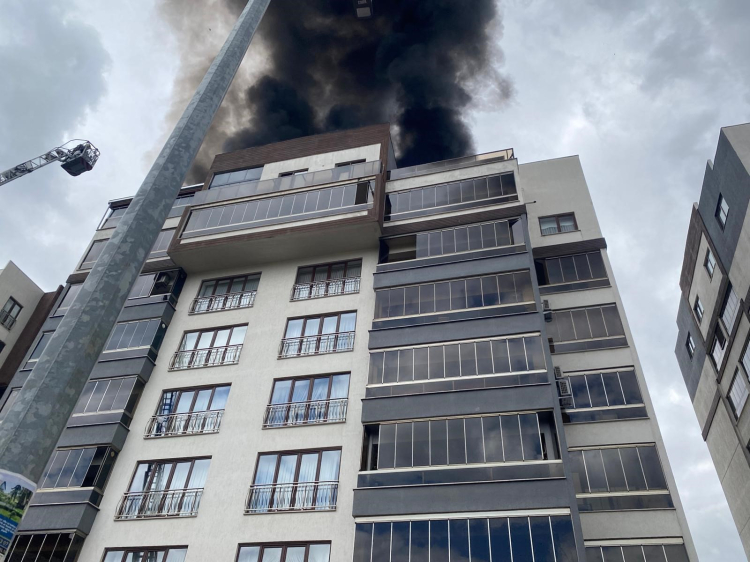 Bursa’da korku dolu anlar: Çatı yangınında dakikalar hayat kurtardı!-Bursa Hayat-3