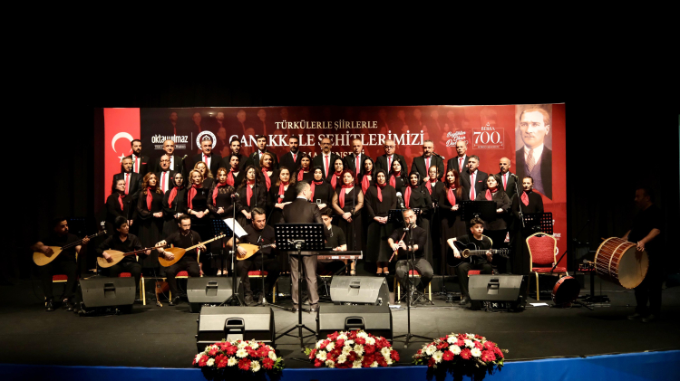 Bursa’da duygusal gece! Kahraman şehitler yad edildi -Bursa Hayat-2