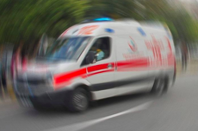 Bursa'da kontrolden çıkan motosiklet devrildi: 1’i çocuk 2 yaralı