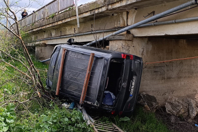 Bursa İnegöl’de zincirleme kaza: Araç dereye uçtu!