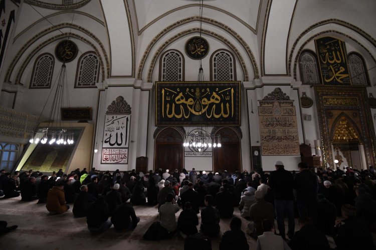 Bursa’da 700. fetih yılı: Ulu Camii’de anlamlı fetih duası - Bursa Hayat Gazetesi-2
