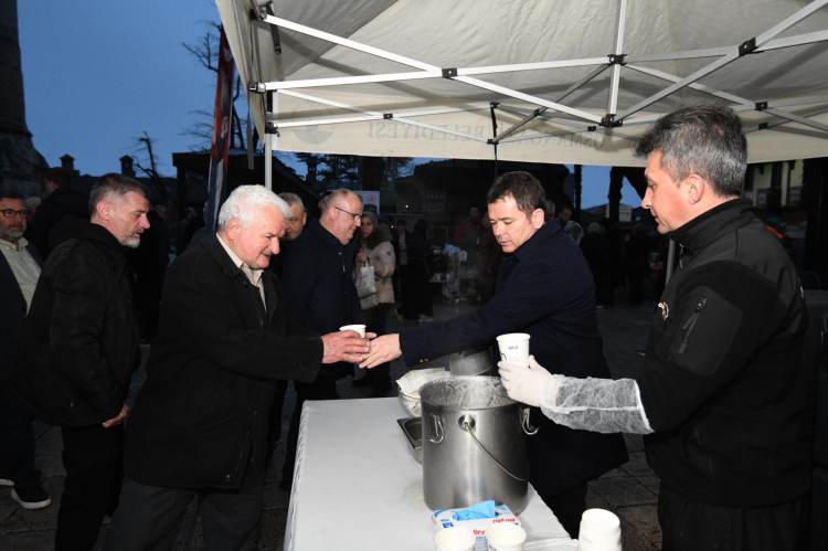 Bursa’da 700. fetih yılı: Ulu Camii’de anlamlı fetih duası - Bursa Hayat Gazetesi-4