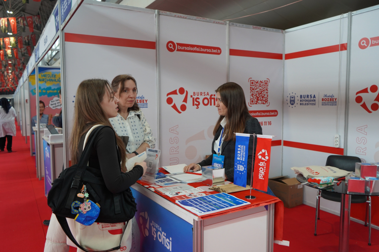 Bursa’da on binler iş ve kariyer fırsatlarıyla buluştu - Bursa Hayat Gazetesi-2