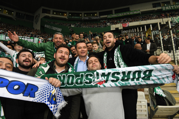 Kadınlar, çocuklar ve kardeş şehirler Bursaspor coşkusunu yaşadı - Bursa Hayat Gazetesi-6