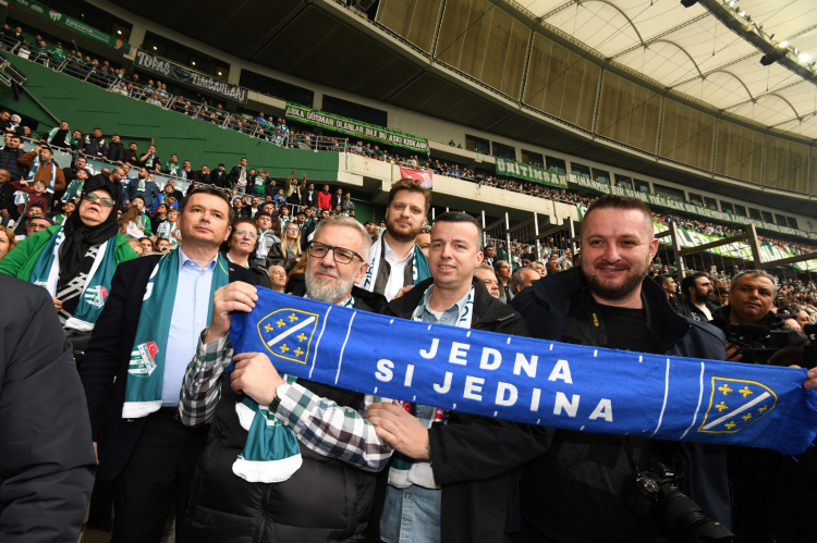 Kadınlar, çocuklar ve kardeş şehirler Bursaspor coşkusunu yaşadı - Bursa Hayat Gazetesi-2