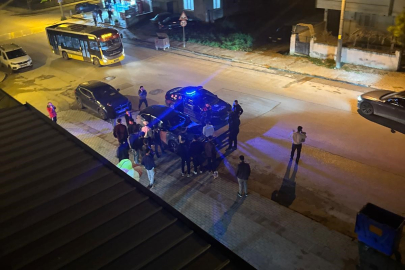 Bursa’da birbirlerine sopalarla saldırdılar