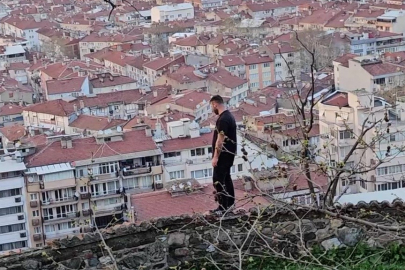 Bursa Tophane Surları’nda korku dolu anlar: Şahıs aşağı düştü!