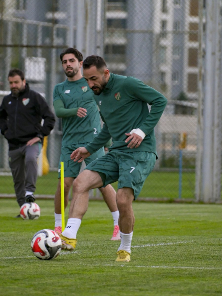 Bursaspor, Ankara Demirspor maçı hazırlıklarına start verdi!-Bursa Hayat-2