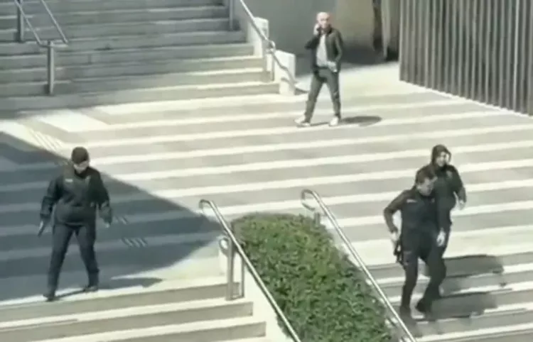 İsrail Konsolosluğu önünde polisleri dalga geçenler emniyette!-Bursa Hayat-2