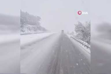 Ankara'ya nisan ayında kar yağdı