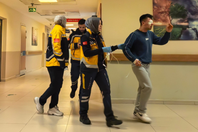 Bursa’da fabrikada makineden fırlayan ahşap parça gözüne saplandı