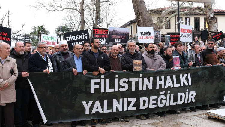 Bursa’da geniş katılımlı “Filistin’e Destek ve İsrail’e Tepki” eylemi - Bursa Hayat Gazetesi-3