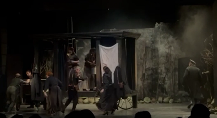 ‘Cesaret Ana ve Çocukları’ Bursa'da tiyatroseverlerle buluştu -Bursa hayat-3