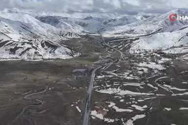 Güzeldere menderesleri baharla birlikte yeniden canlandı