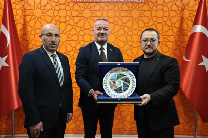 Nazım Maral, misafirlerini Ak Parti Genel Merkez’de kabul etti