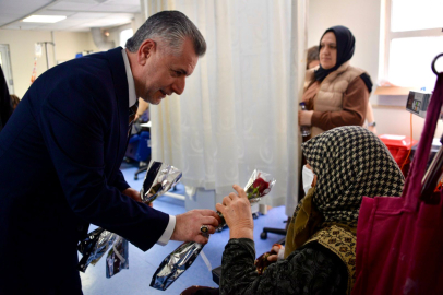 AK Parti Yıldırım heyetinden onkoloji hastalarına moral ziyareti