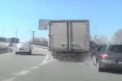 Bursa’da aynı noktada iki farklı kaza tartışmaları beraberinde getirdi