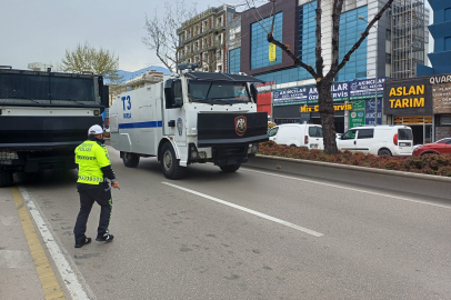 Bursa’da Ankara yolunu trafiğe kapatan CHP’lilere polis müdahalesi