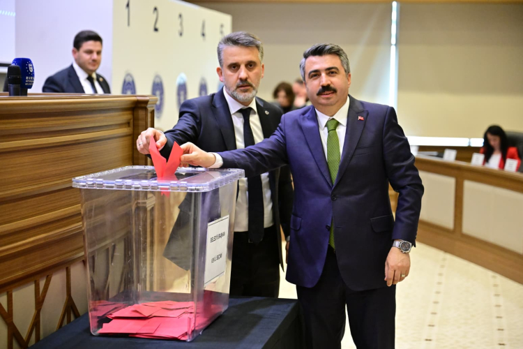 Bursa Büyükşehir Belediyesi'nde yeni dönem: Şahin Biba Başkan Vekili seçildi -Bursa Hayat-6