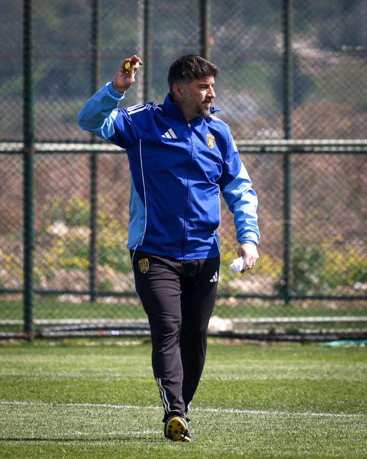 Bursaspor 71 puanla zirvede! Polat Çetin’den şampiyonluk yarışı değerlendirmesi…-Bursa Hayat-2