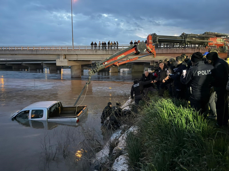 Bursa’da alternatif yol faciaya dönüştü: Sürücünün cansız bedeni bulundu!-Bursa Hayat-4