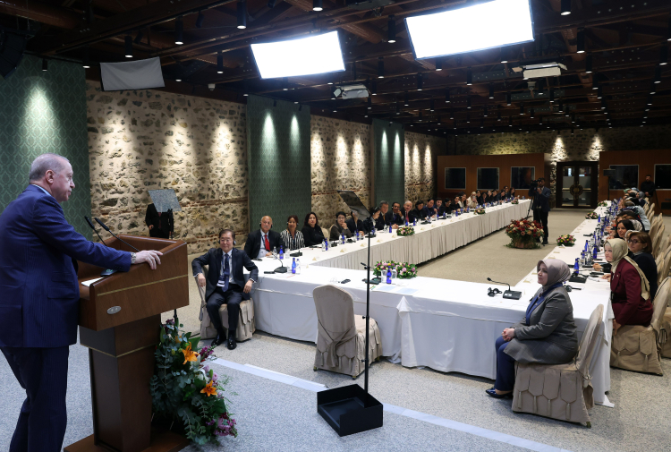 Erdoğan’dan kadın kollarına ve küresel siyasete değerlendirme!-Bursa Hayat-2