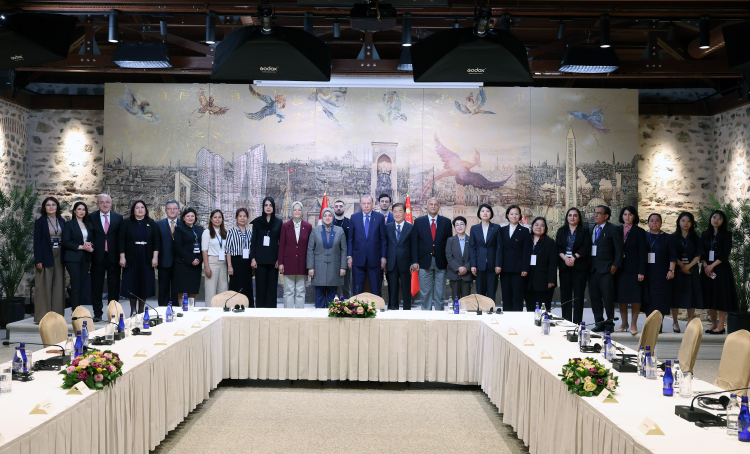 Erdoğan’dan kadın kollarına ve küresel siyasete değerlendirme!-Bursa Hayat-3