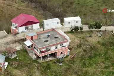 Heyelan sonrası ilk adım: Afetzedeler için konteynerler kuruldu