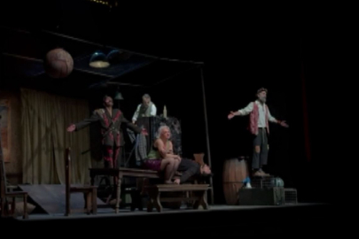 Van Devlet Tiyatrosu “Büyük İskender’in Atı” oyunuyla Bursa’da sahne aldı