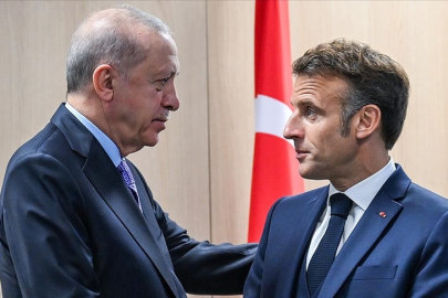 Cumhurbaşkanı Erdoğan’dan diplomasi trafiği! Macron ile görüştü