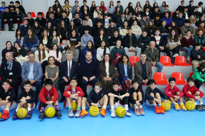 Prof. Dr. Ayhan Kızıl anısına anlamlı bağış!