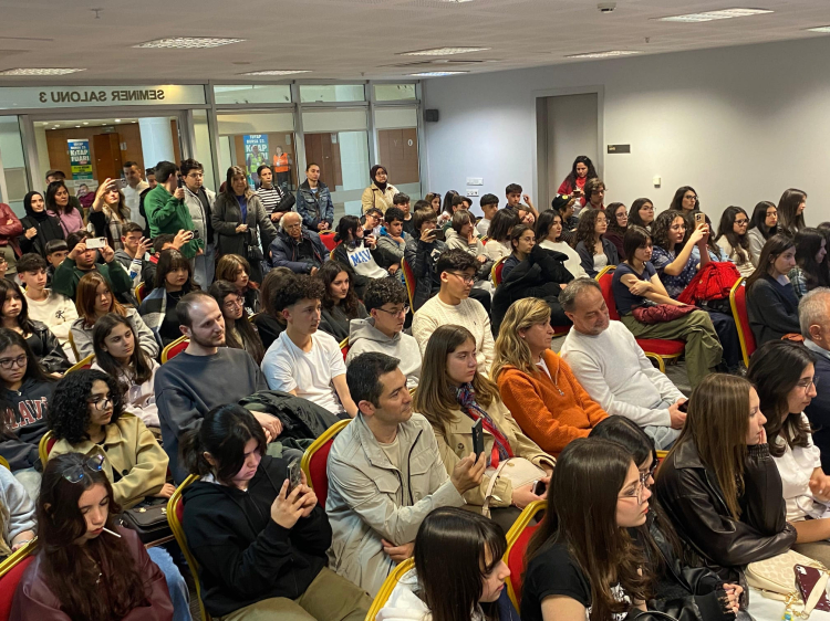 23. Bursa Kitap Fuarı’nda macera dolu söyleşi! Nasuh Mahruki’ye yoğun ilgi -Bursa Hayat-2